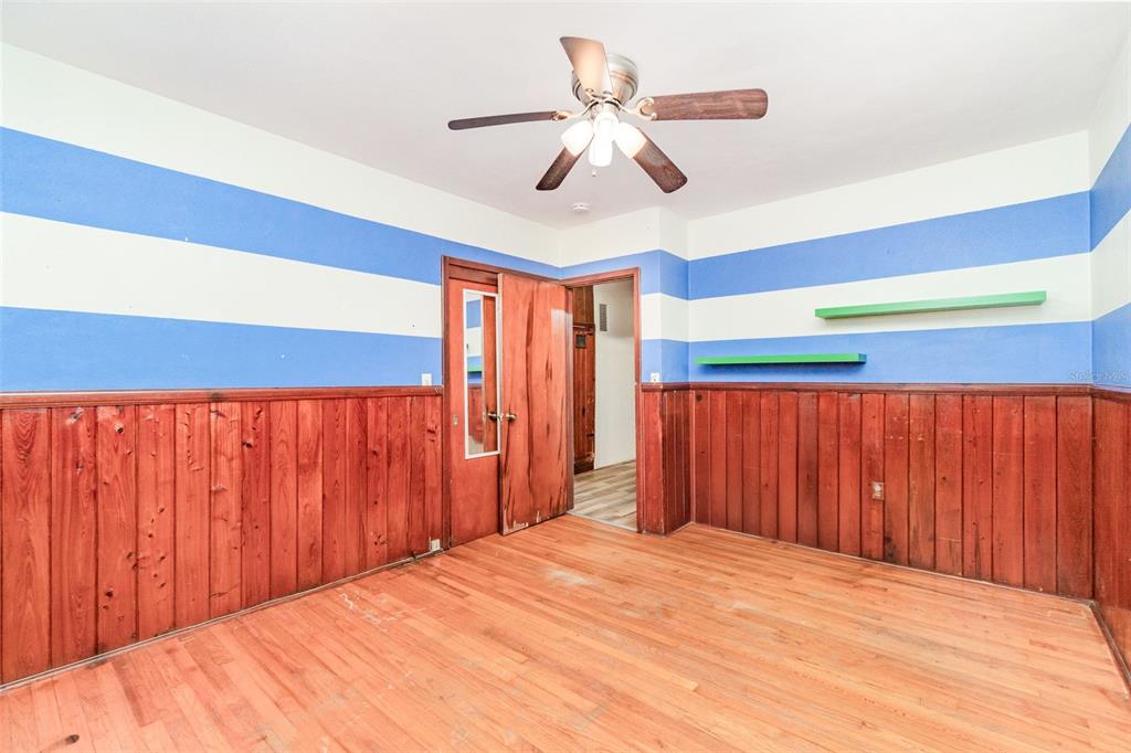 2729 Broadway Fort Myers, FL 33901 - Photo 23 of 49 a view of an empty room with a window