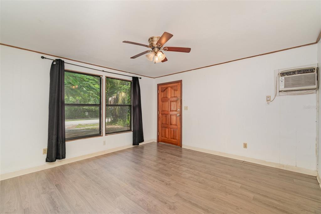 2729 Broadway Fort Myers, FL 33901 - Photo 30 of 49 a view of an empty room with a window