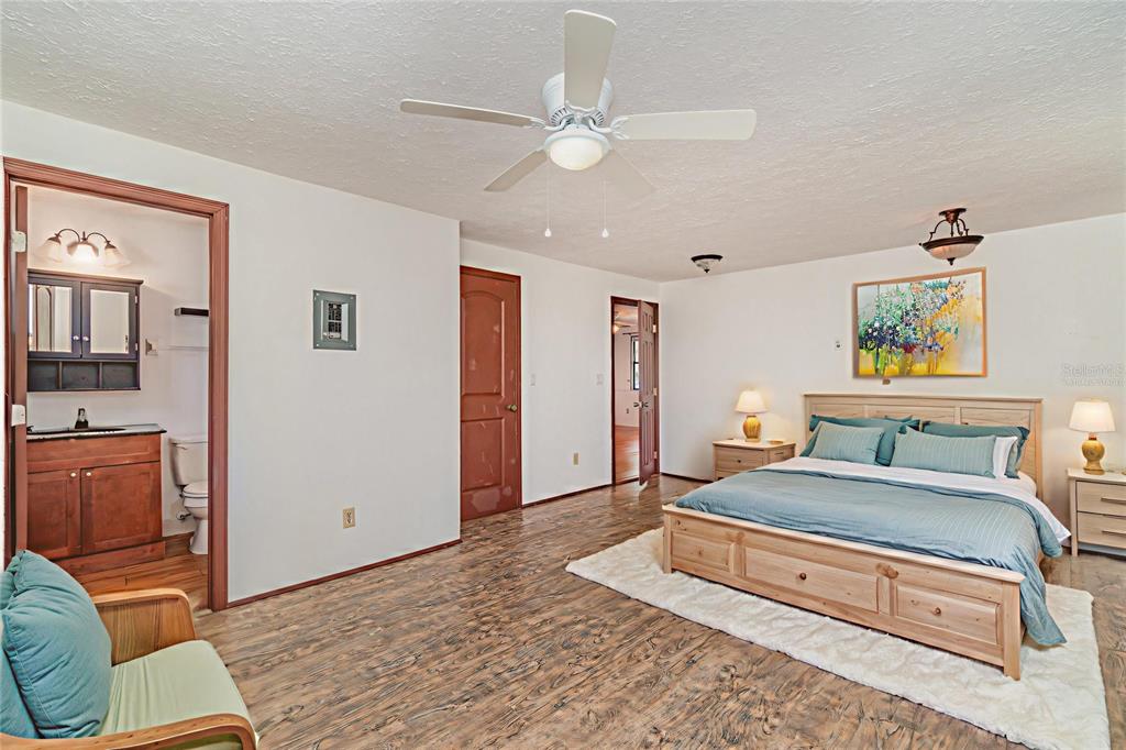 2729 Broadway Fort Myers, FL 33901 - Photo 32 of 49 a living room with furniture