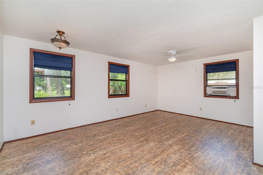 2729 Broadway Fort Myers, FL 33901 - Photo 34 of 49 a view of an empty room with a window