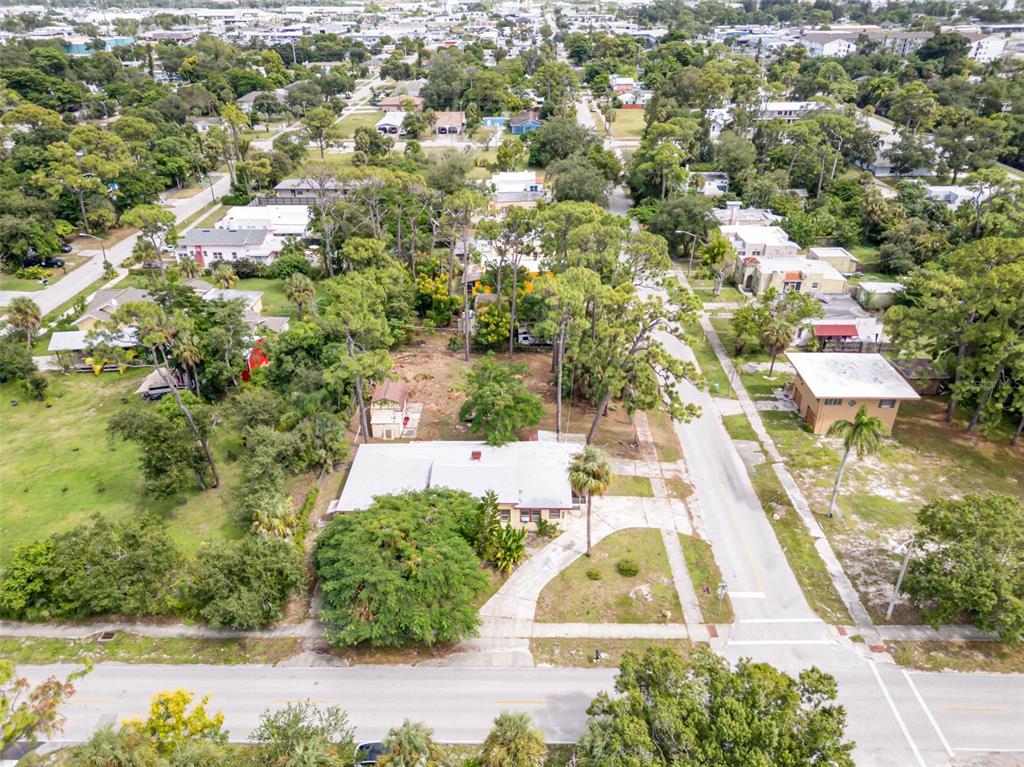 2729 Broadway Fort Myers, FL 33901 - Photo 44 of 49 an aerial view of residential houses with yard