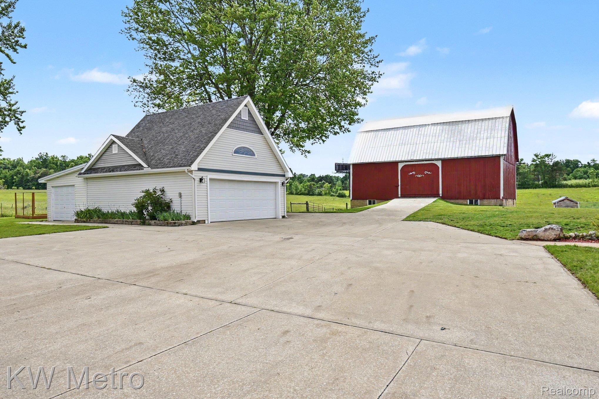 2682 East Haskell Lake Road Harrison, MI 48625 - Photo 6 of 61 043_file_3656.jpg
