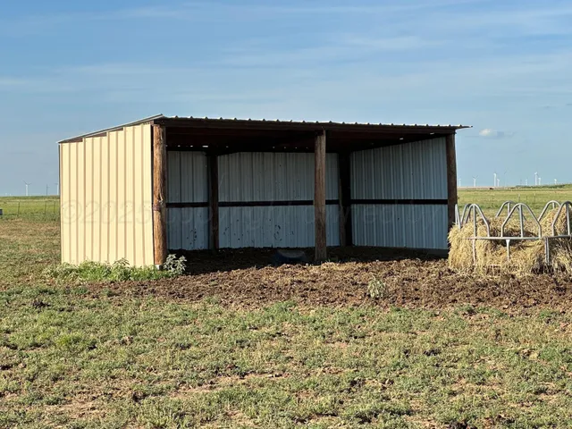 $680,000 | 6570 County Road 37, Vega, TX 79092