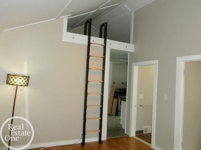 2169 Ridgemont Road Grosse Pointe, MI 48236 - Photo 3 of 11 31348780-2.JPG