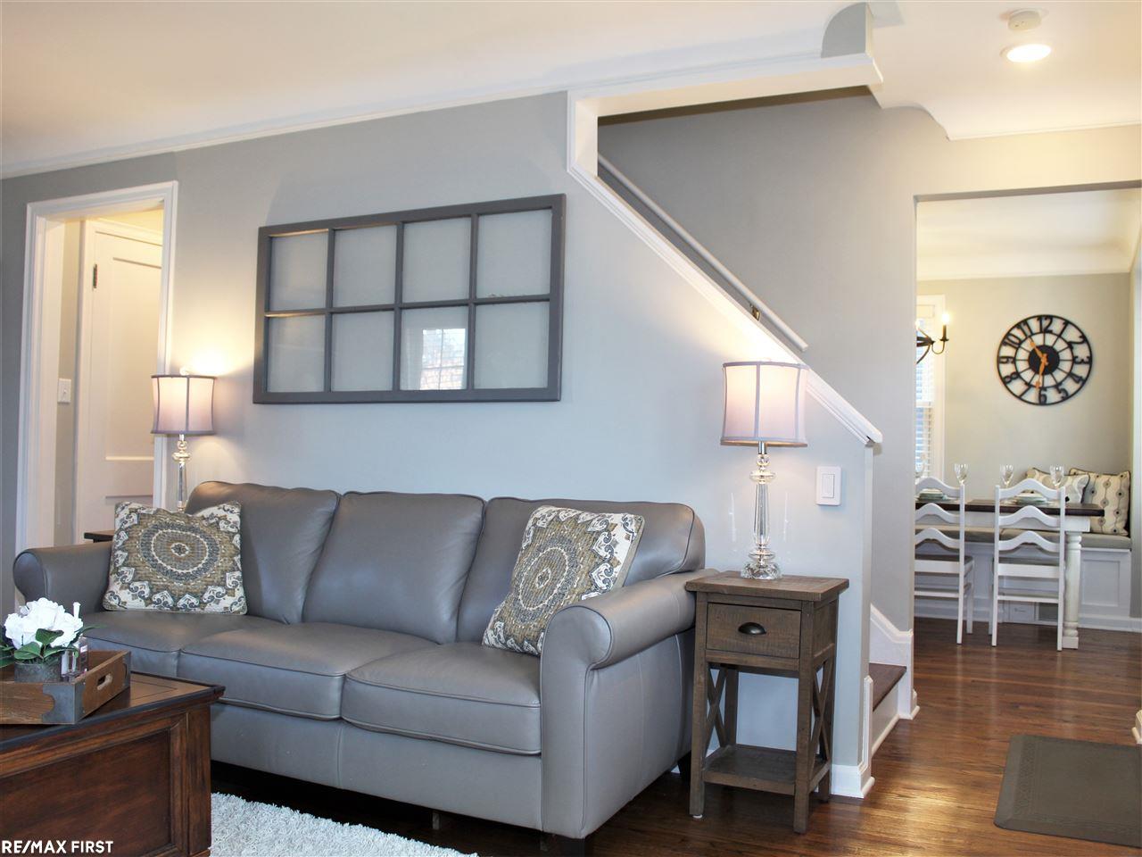 410 Fisher Road Grosse Pointe, MI 48230 - Photo 9 of 47 50005702-8.JPG