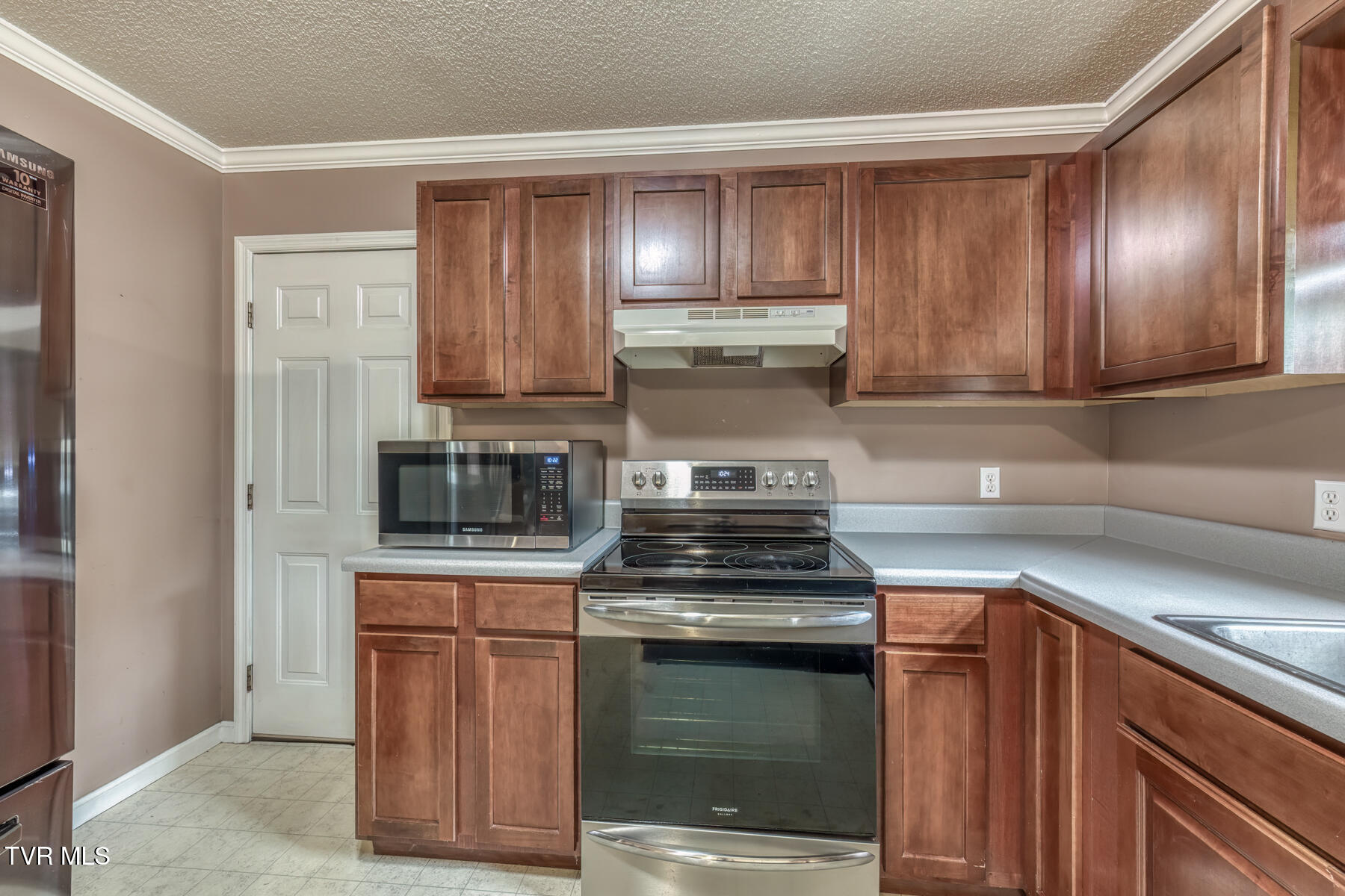807 North Mohawk Drive Erwin, TN 37650 - Photo 12 of 39 807 N Mohawk Dr-12