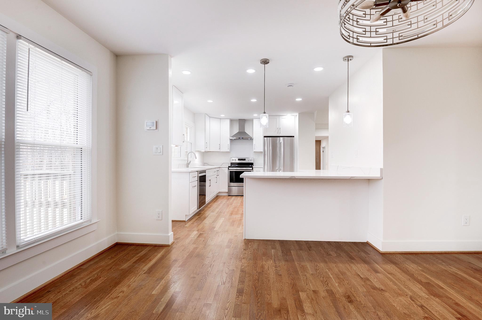 9704 Hall Road Potomac, MD 20854 - Photo 13 of 61