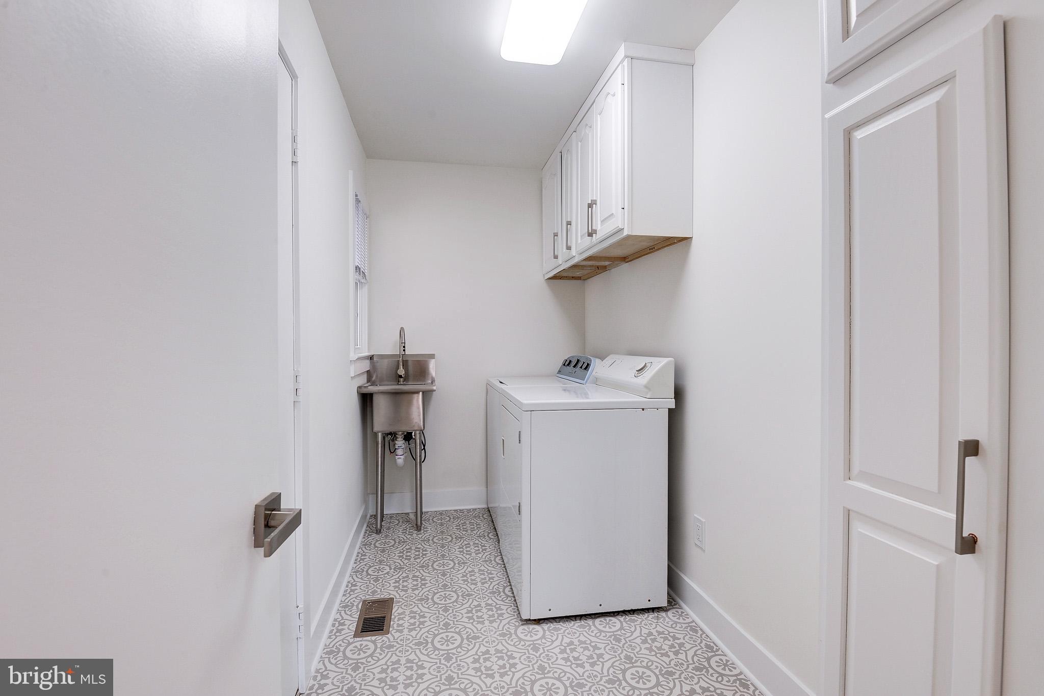 9704 Hall Road Potomac, MD 20854 - Photo 21 of 61