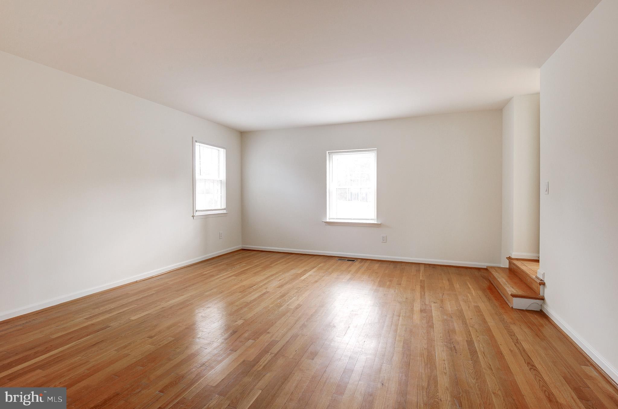 9704 Hall Road Potomac, MD 20854 - Photo 22 of 61