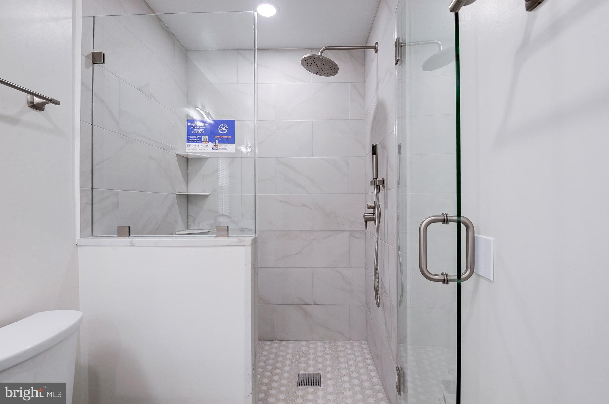 9704 Hall Road Potomac, MD 20854 - Photo 26 of 61