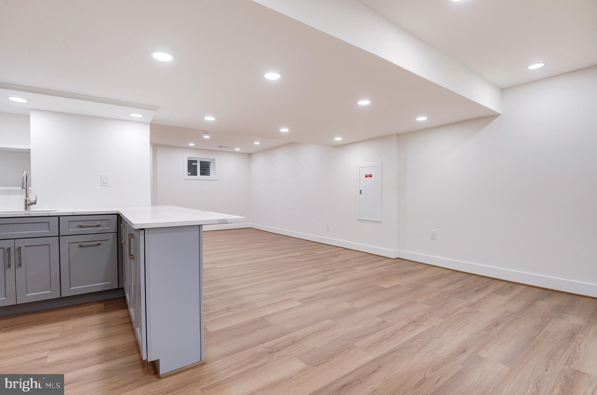 9704 Hall Road Potomac, MD 20854 - Photo 47 of 61