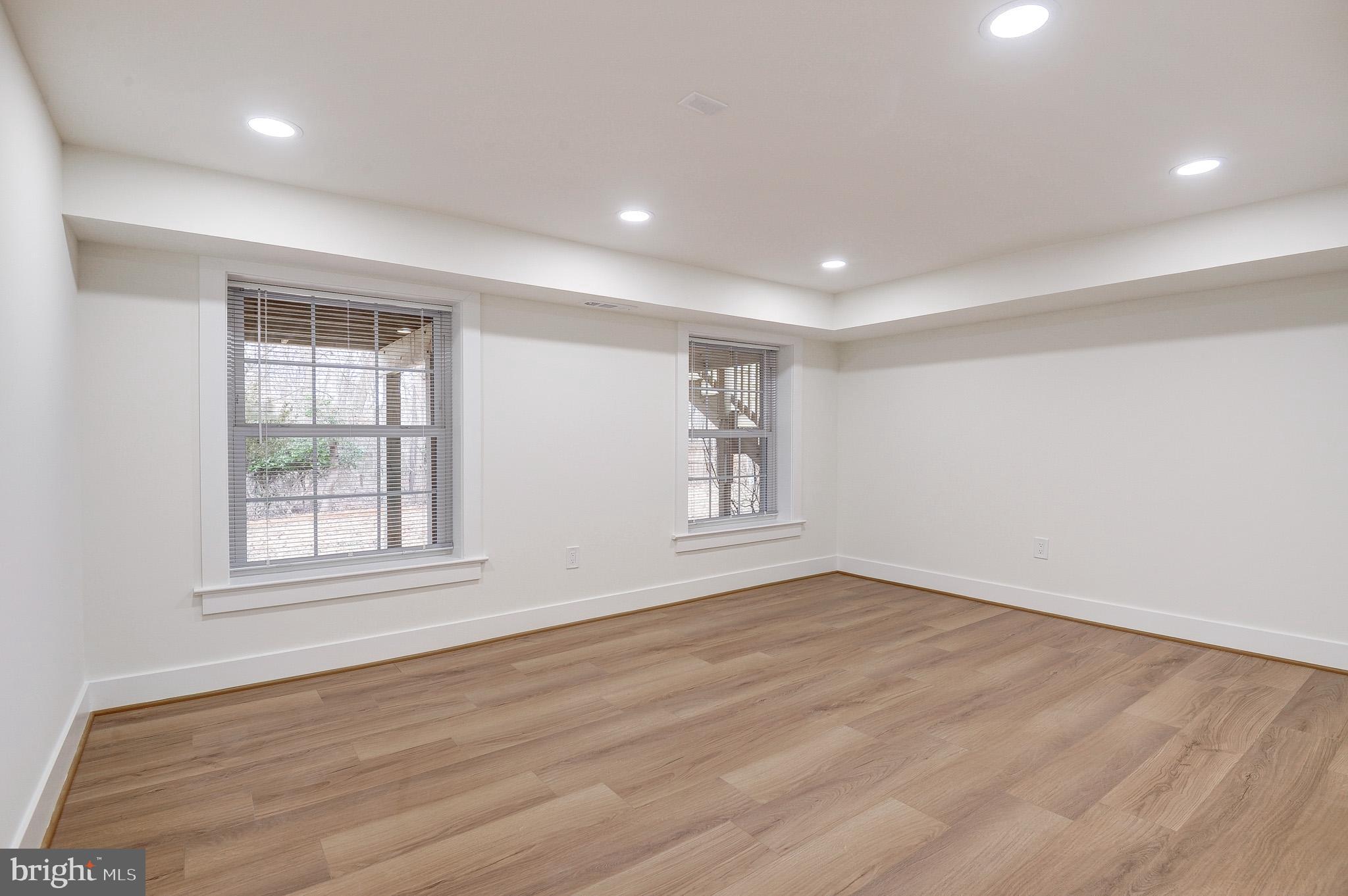 9704 Hall Road Potomac, MD 20854 - Photo 49 of 61