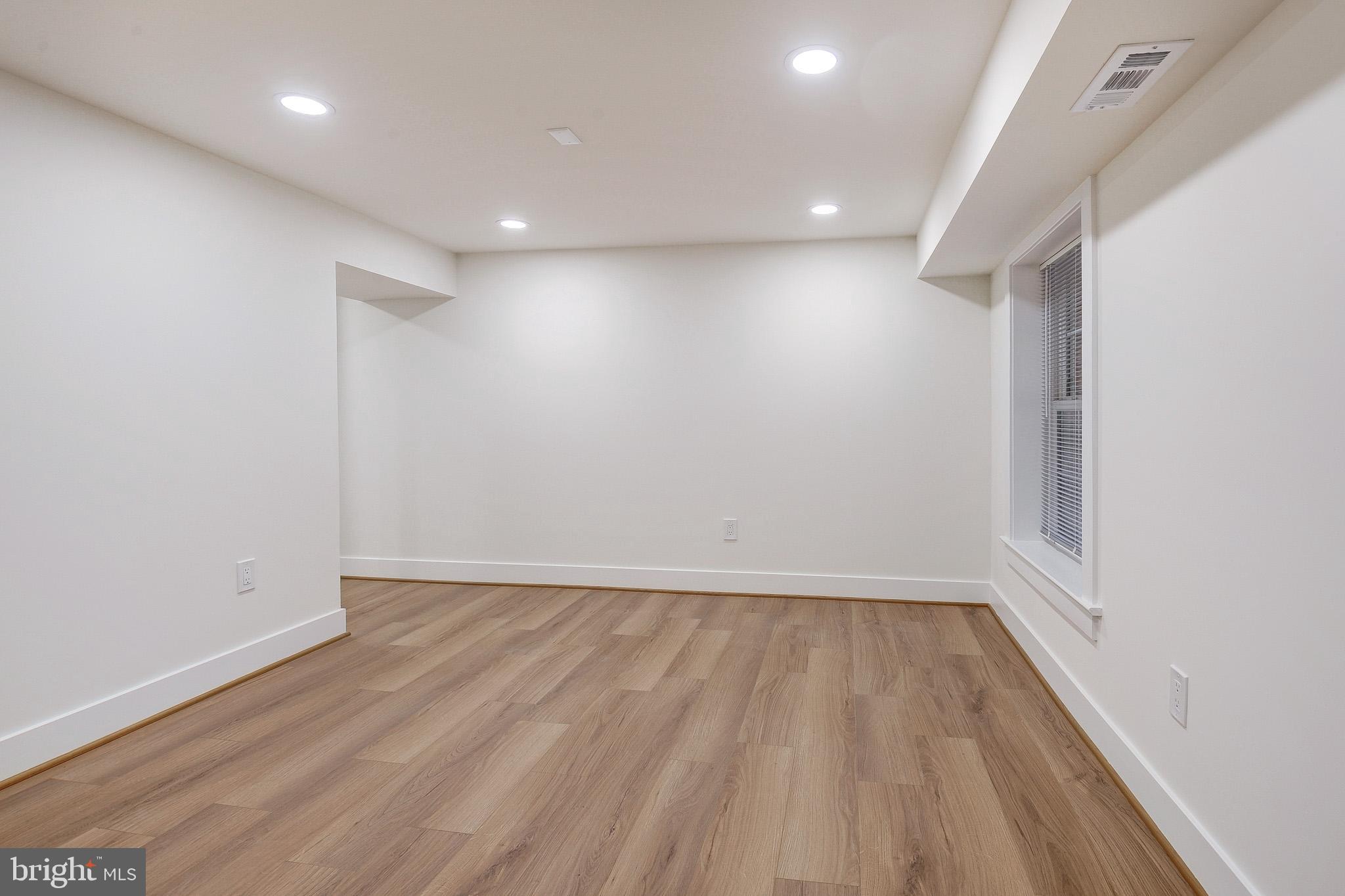 9704 Hall Road Potomac, MD 20854 - Photo 50 of 61