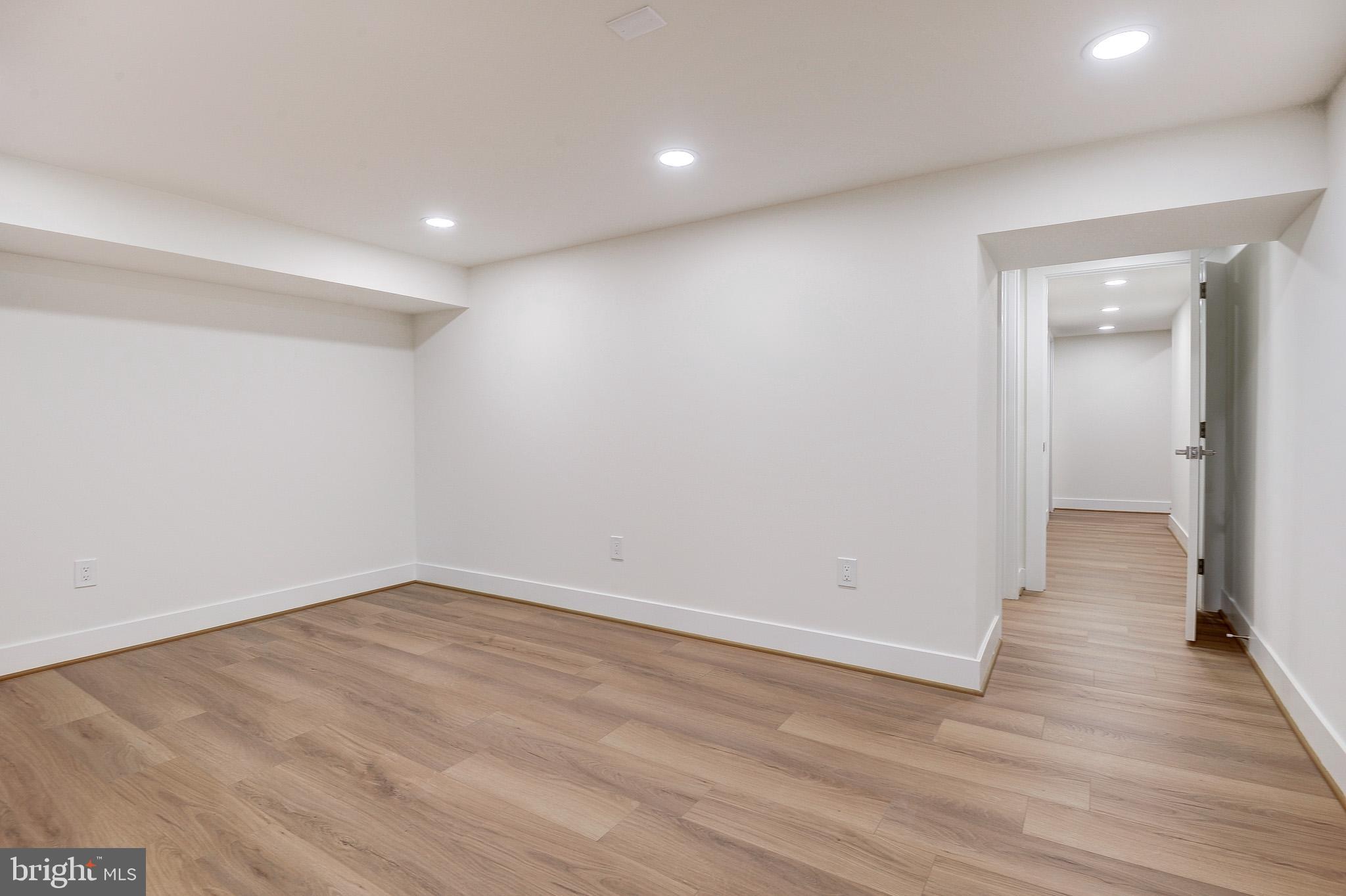 9704 Hall Road Potomac, MD 20854 - Photo 54 of 61