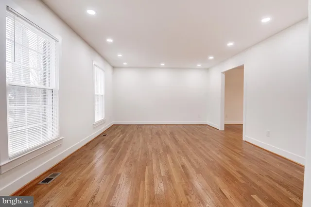 $6,995 | 9704 Hall Road, Potomac, MD 20854