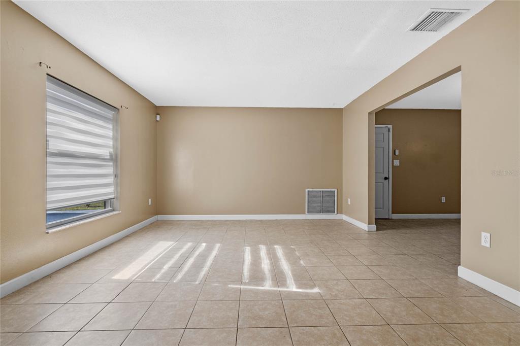 1033 Shore Acres Road Mount Dora, FL 32757 - Photo 4 of 48 Front living room from front door.