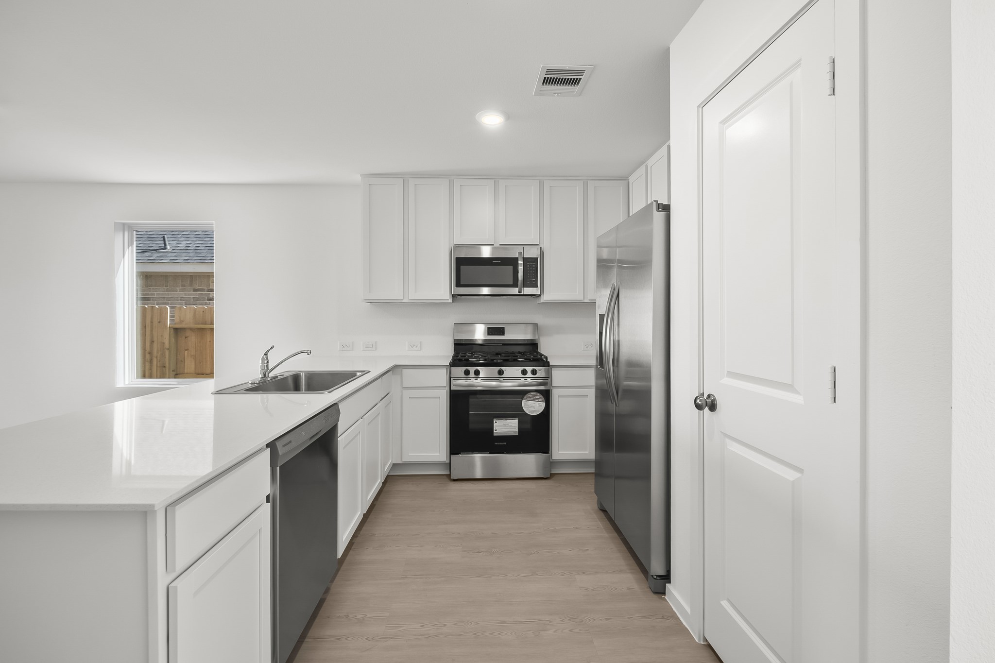 5442 Bear Run Bryan, TX 77807 - Photo 3 of 16 **Photos are representative only. This is not the actual home.**