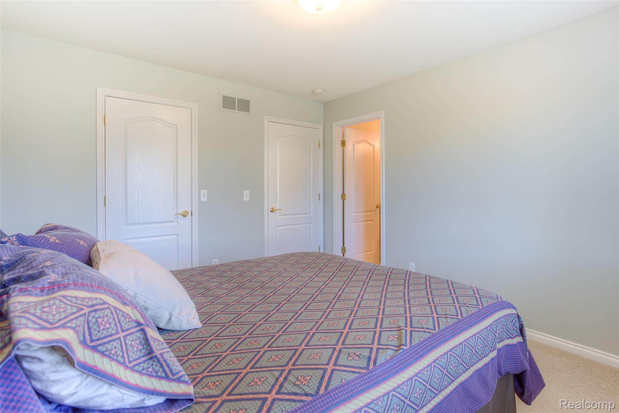 702 Panorama Drive Rochester, MI 48306 - Photo 67 of 77 702 panorama interiors (44).jpg