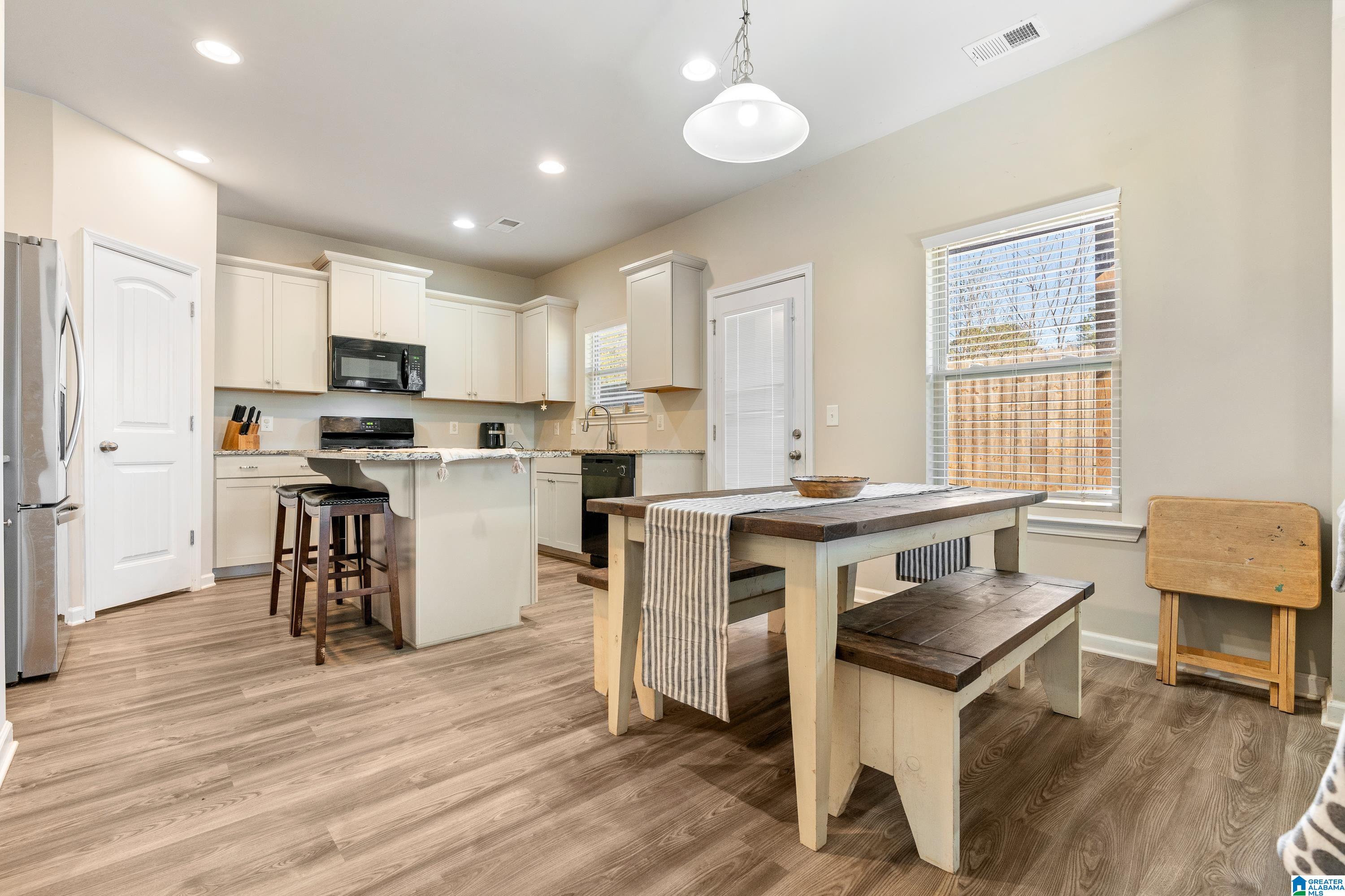 8684 Clarke Lane Leeds, AL 35094 - Photo 6 of 34