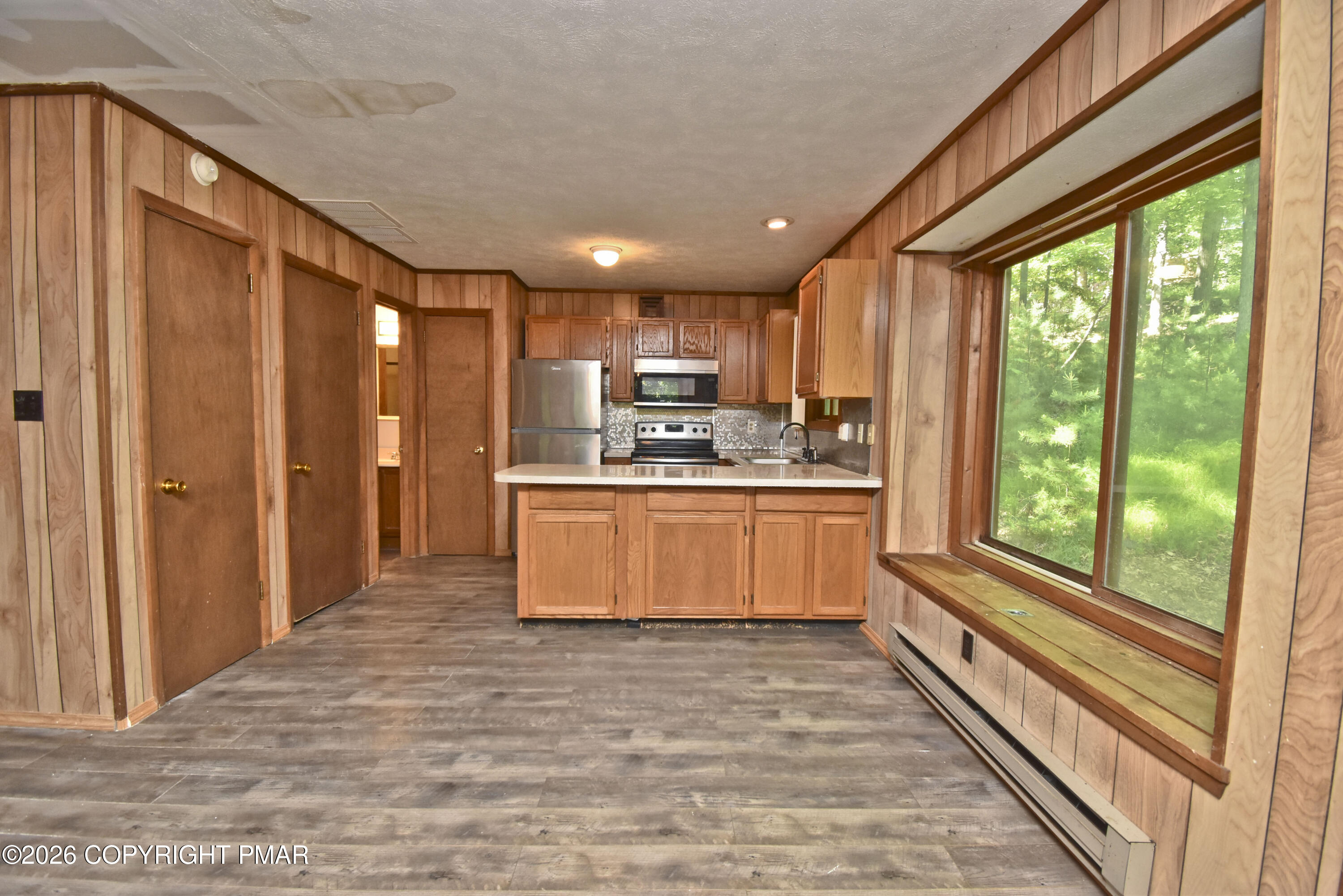 148 Manchester Drive Bushkill, PA 18324 - Photo 9 of 35 3 Kitchen (2)
