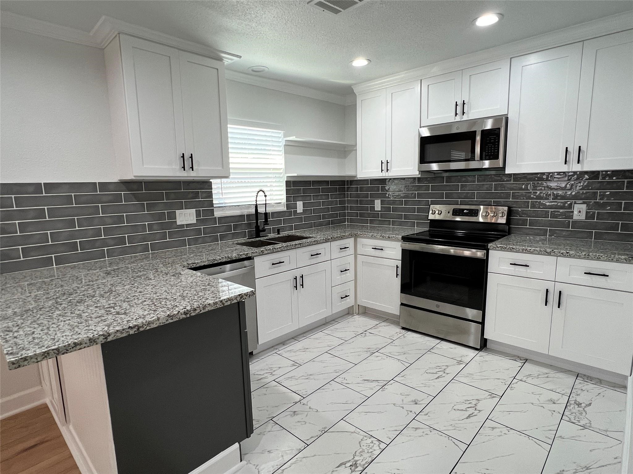 7125 Conley Street Houston, TX 77021 - Photo 3 of 16