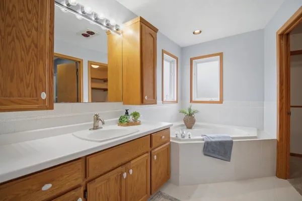 $429,900 | 1437 Nottingham Drive, Owatonna, MN 55060