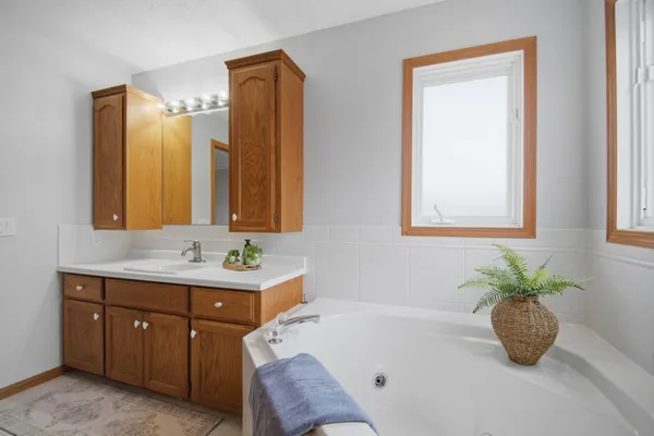$429,900 | 1437 Nottingham Drive, Owatonna, MN 55060