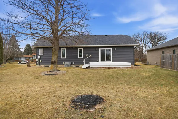 $429,900 | 1437 Nottingham Drive, Owatonna, MN 55060