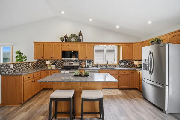 $429,900 | 1437 Nottingham Drive, Owatonna, MN 55060