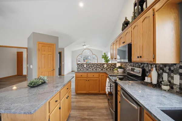 $429,900 | 1437 Nottingham Drive, Owatonna, MN 55060