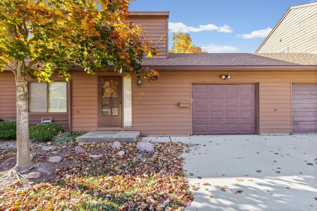 $195,000 | 2113 Sunview Drive, Unit 2113, Champaign, IL 61821