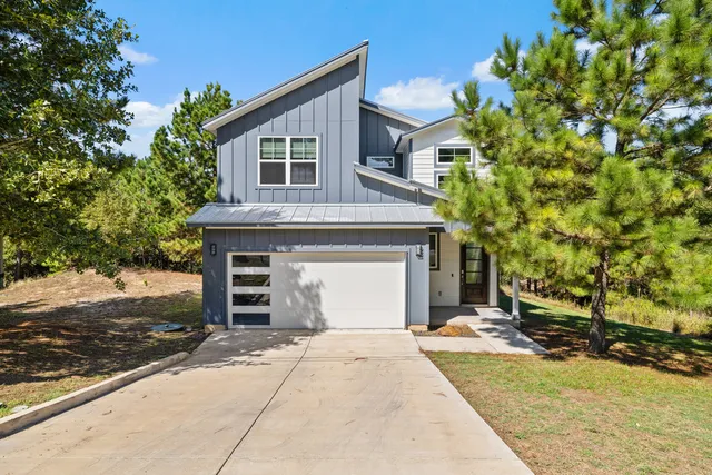 $400,000 | 200 Manawianui Drive, Bastrop, TX 78602
