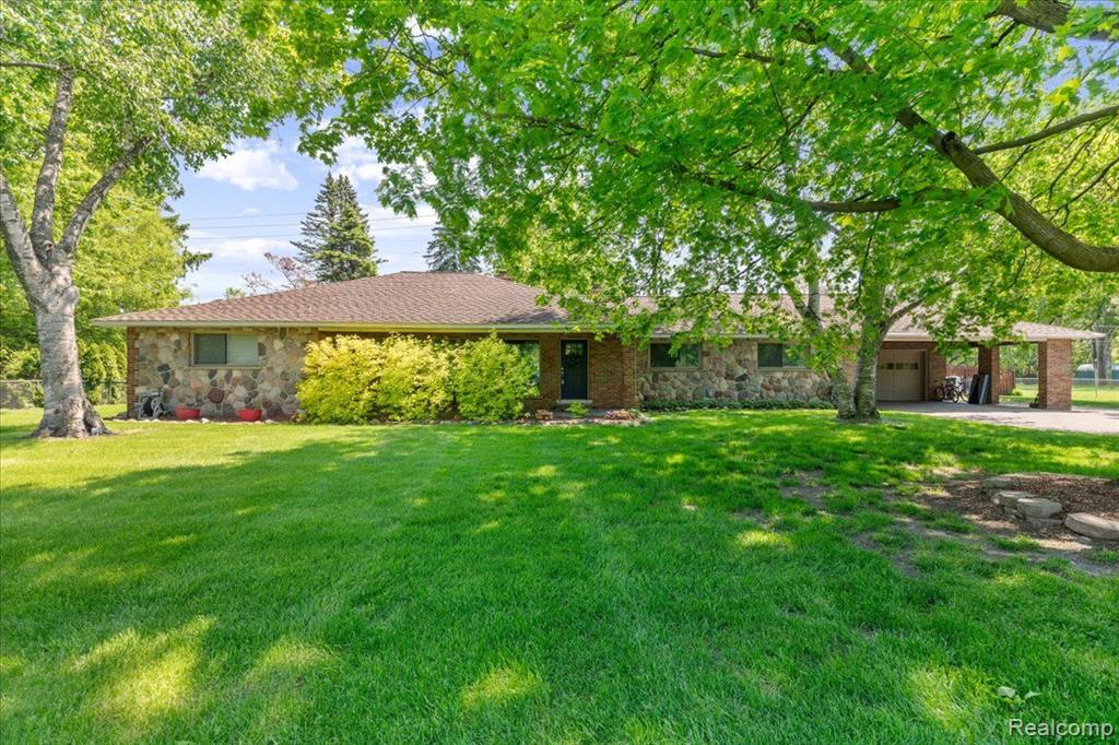 1933 John R Road Rochester Hills, MI 48307 - Photo 2 of 60
