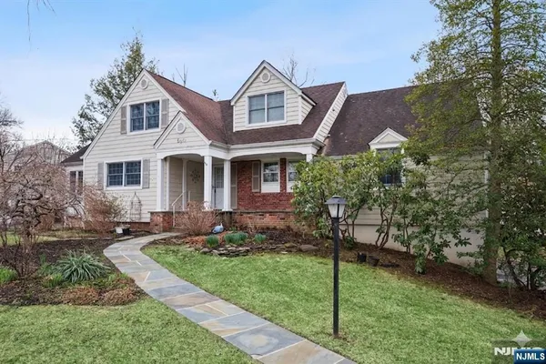 $1,379,000 | 8 Bennington Road, Morris Township, NJ 07960