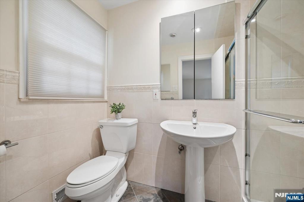 8 Bennington Road Morris Township, NJ 07960 - Photo 21 of 40