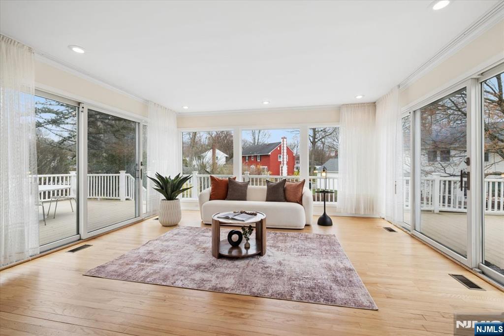 8 Bennington Road Morris Township, NJ 07960 - Photo 9 of 40