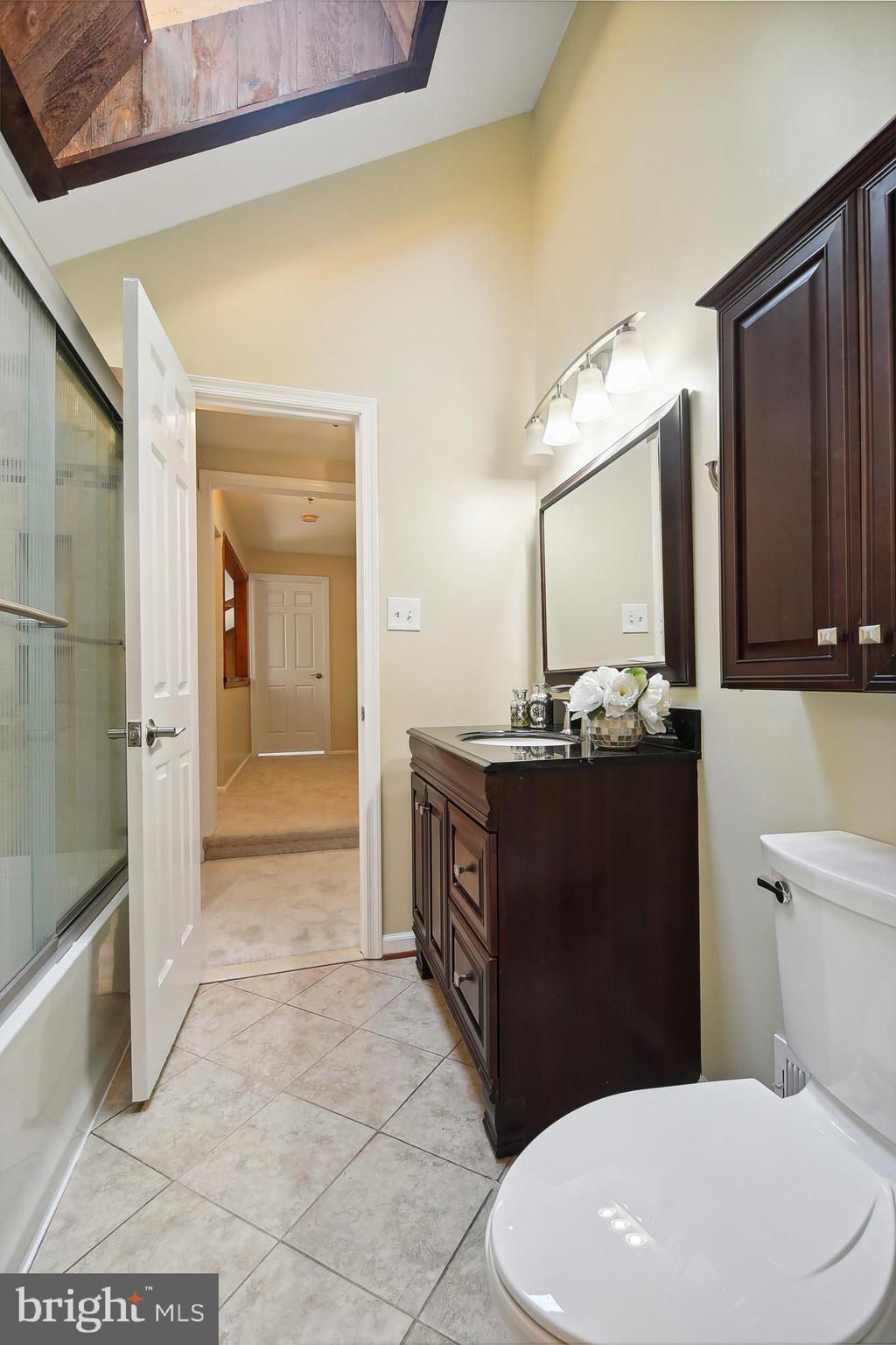 12244 Ox Hill Road Fairfax, VA 22033 - Photo 25 of 43