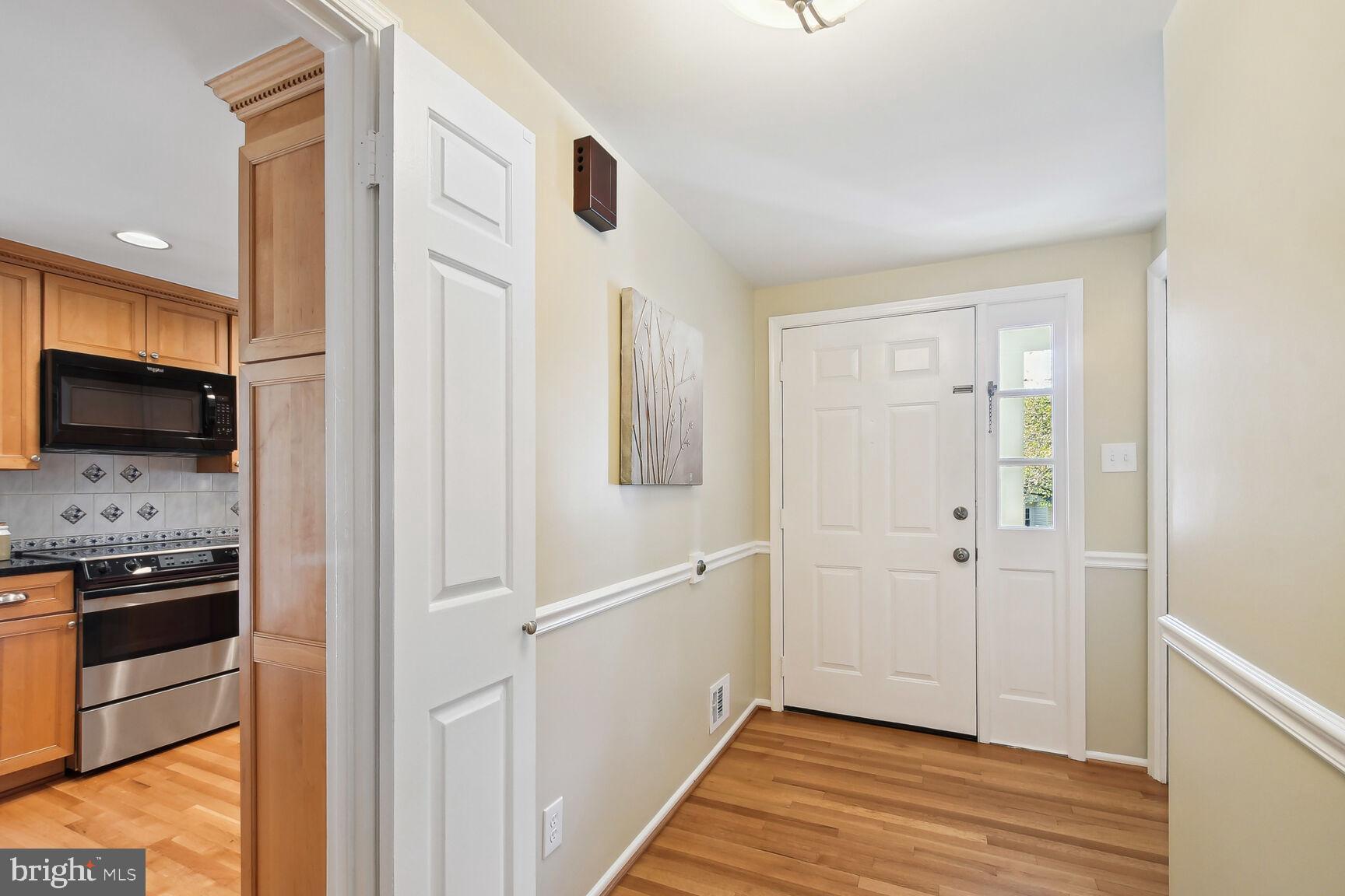 12244 Ox Hill Road Fairfax, VA 22033 - Photo 3 of 43