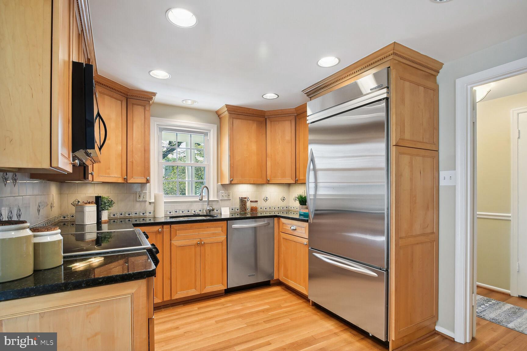 12244 Ox Hill Road Fairfax, VA 22033 - Photo 4 of 43