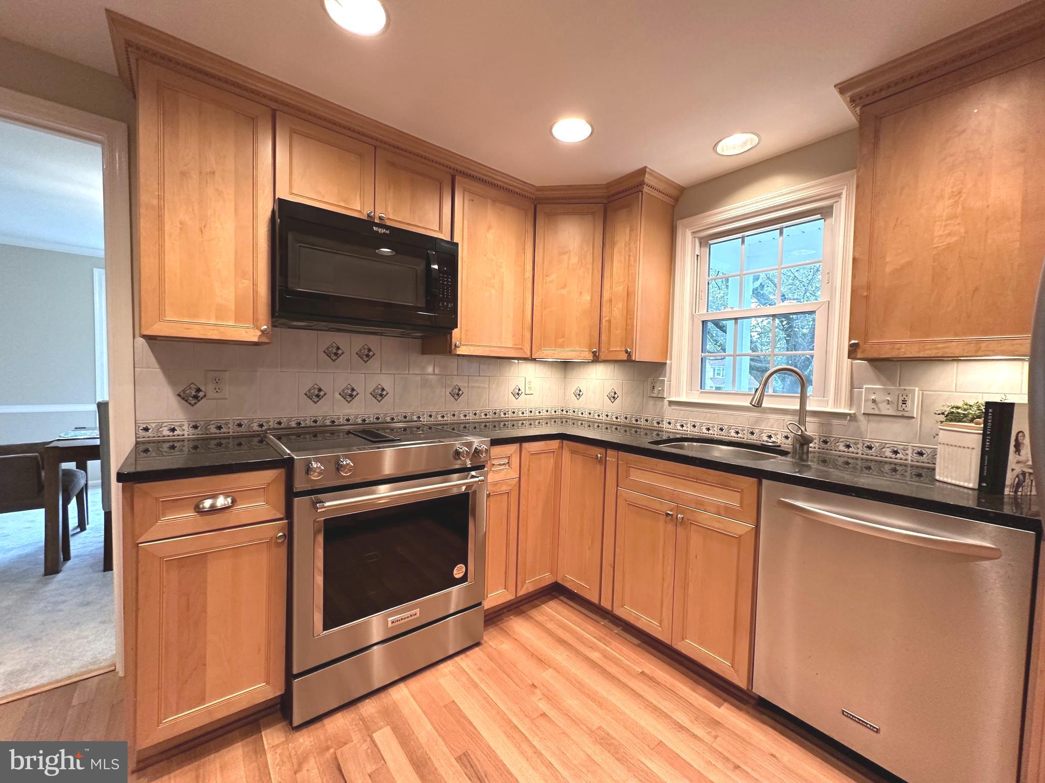 12244 Ox Hill Road Fairfax, VA 22033 - Photo 6 of 43