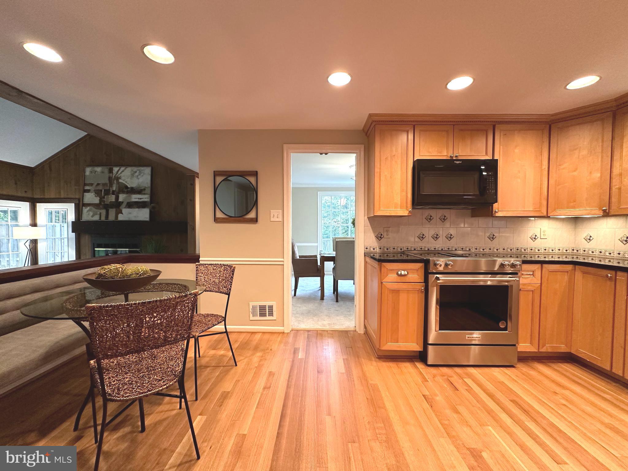 12244 Ox Hill Road Fairfax, VA 22033 - Photo 7 of 43