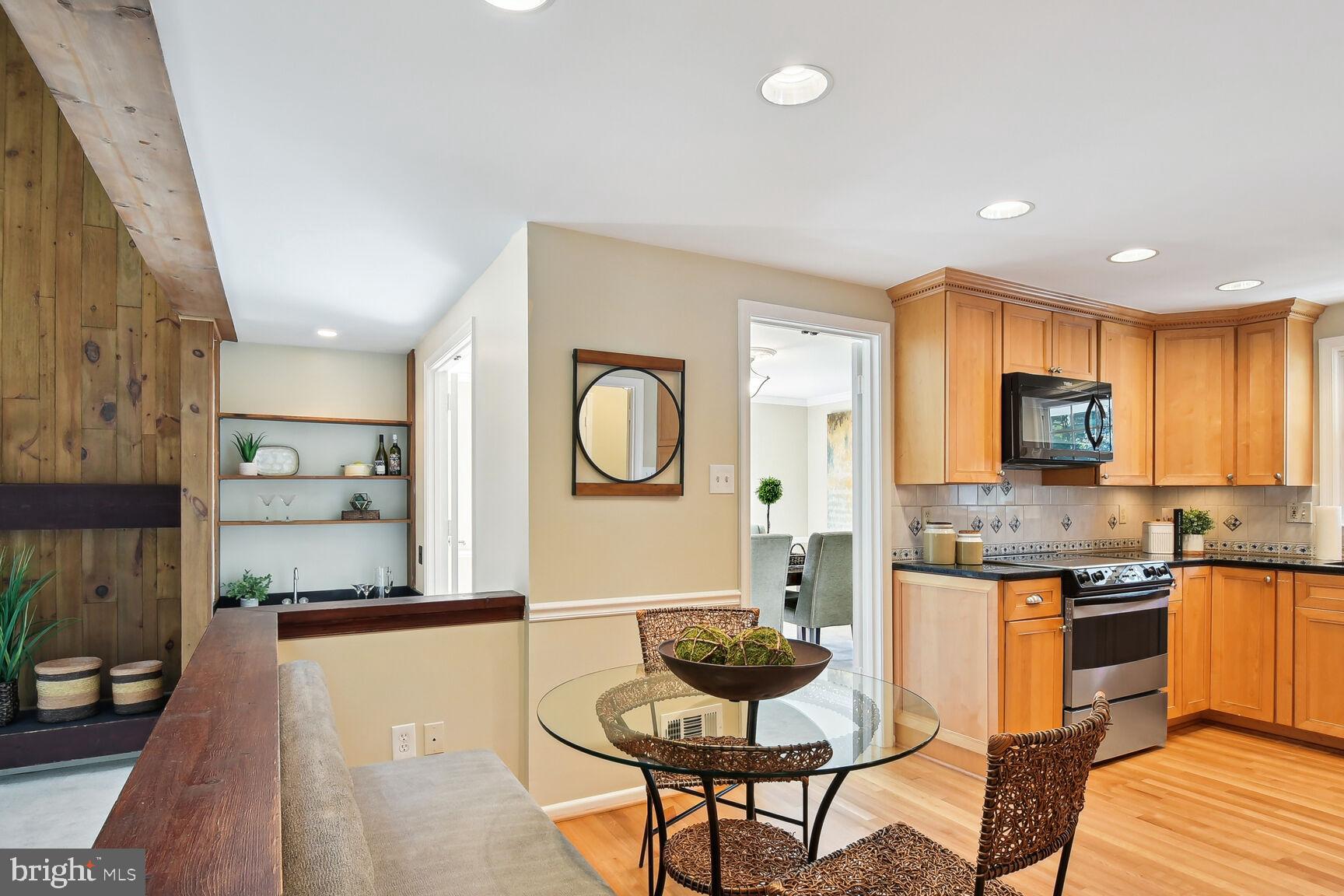 12244 Ox Hill Road Fairfax, VA 22033 - Photo 8 of 43