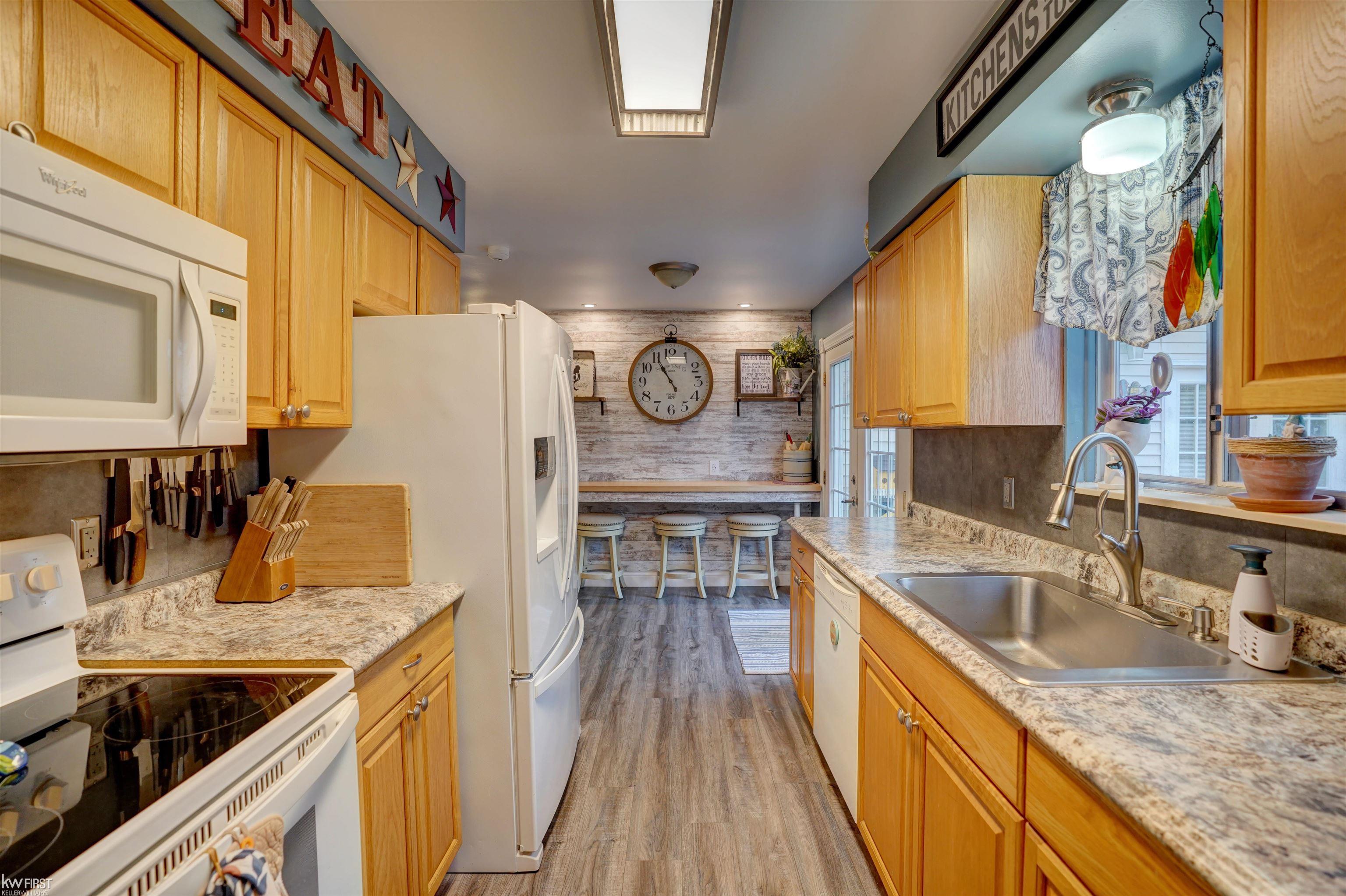 7130 Lapeer Road Davison, MI 48423 - Photo 5 of 81 50148663-2cff066d-f7c3-442e-a629-8f94c40417fa.JPG