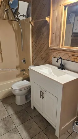 $2,800 | 2622 Sheridan Street, Hollywood, FL 33020