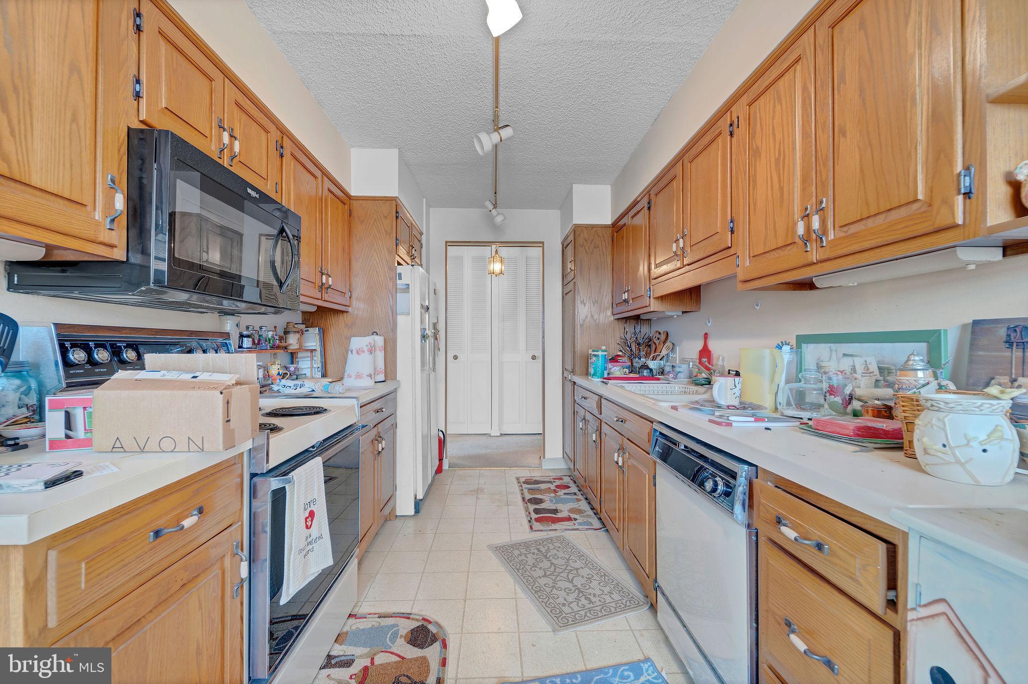 860 Lower Ferry Road, Unit 6M Ewing, NJ 08628 - Photo 12 of 23