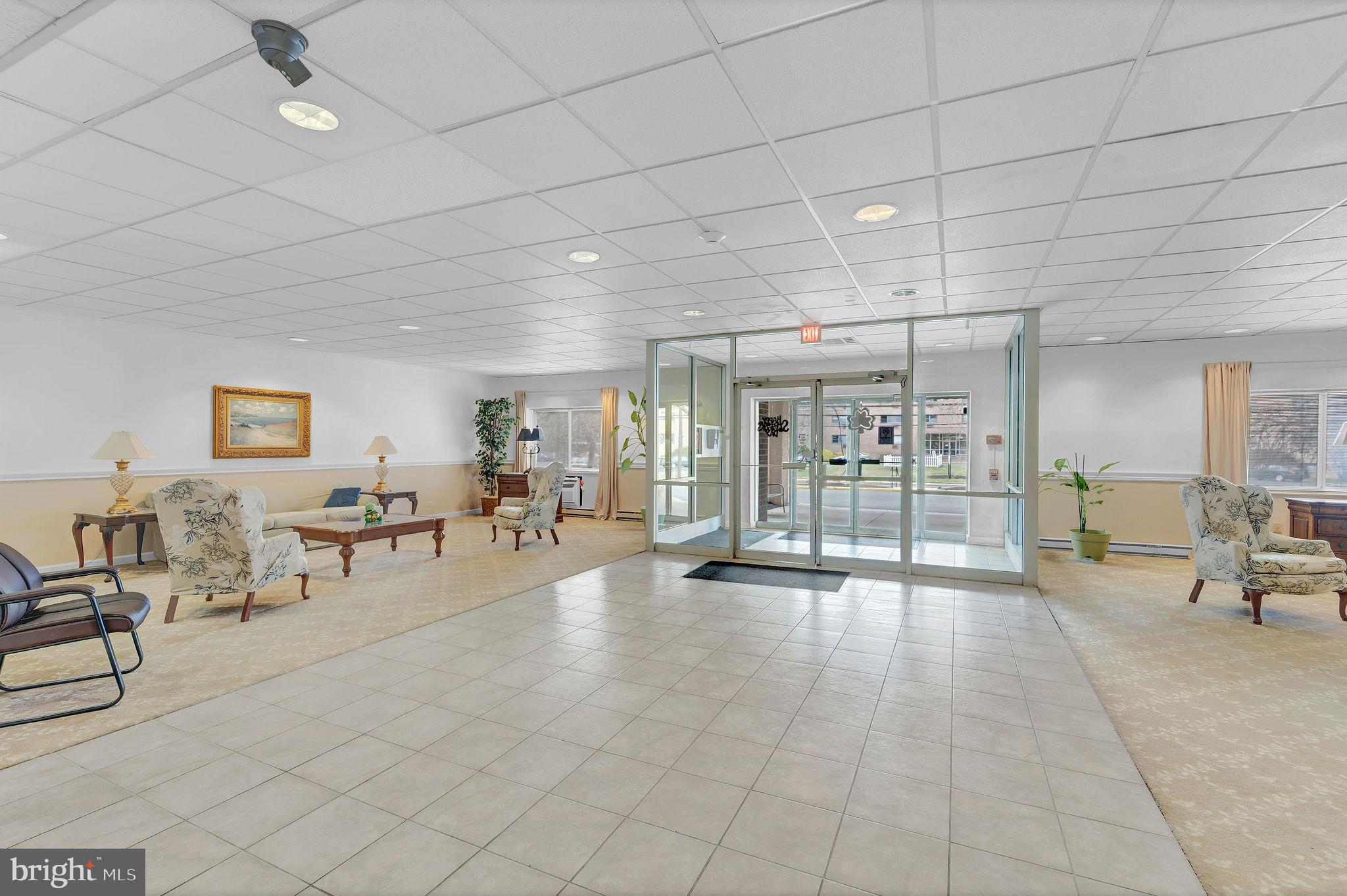 860 Lower Ferry Road, Unit 6M Ewing, NJ 08628 - Photo 3 of 23