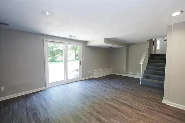 $290,000 | 400 East 91st Street, Kansas City, MO 64131