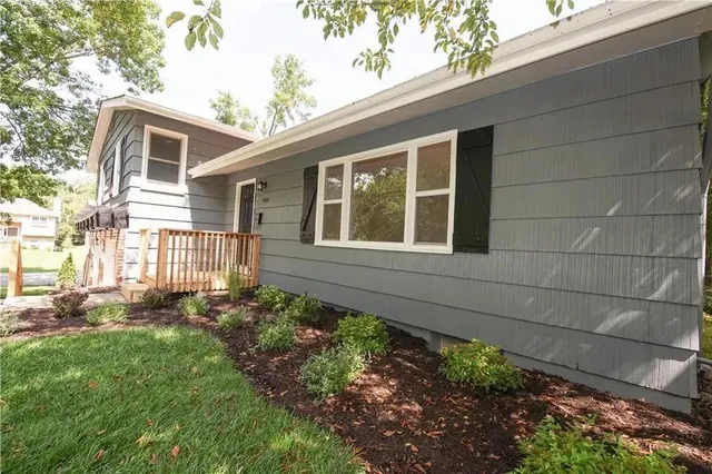 $290,000 | 400 East 91st Street, Kansas City, MO 64131