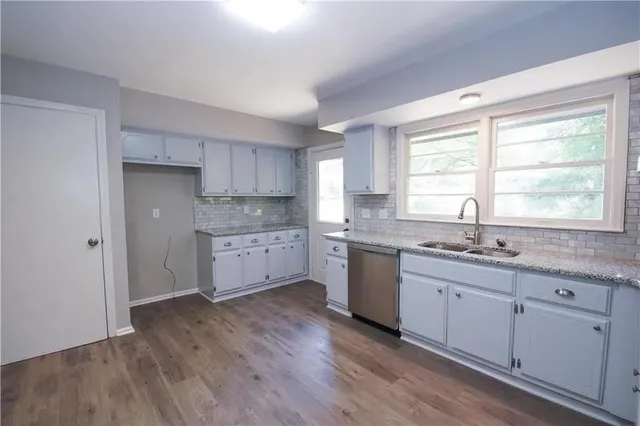 $290,000 | 400 East 91st Street, Kansas City, MO 64131