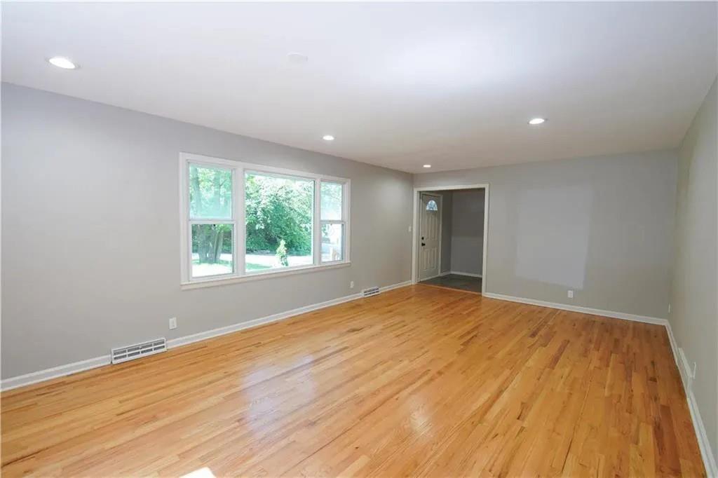 400 East 91st Street Kansas City, MO 64131 - Photo 7 of 26